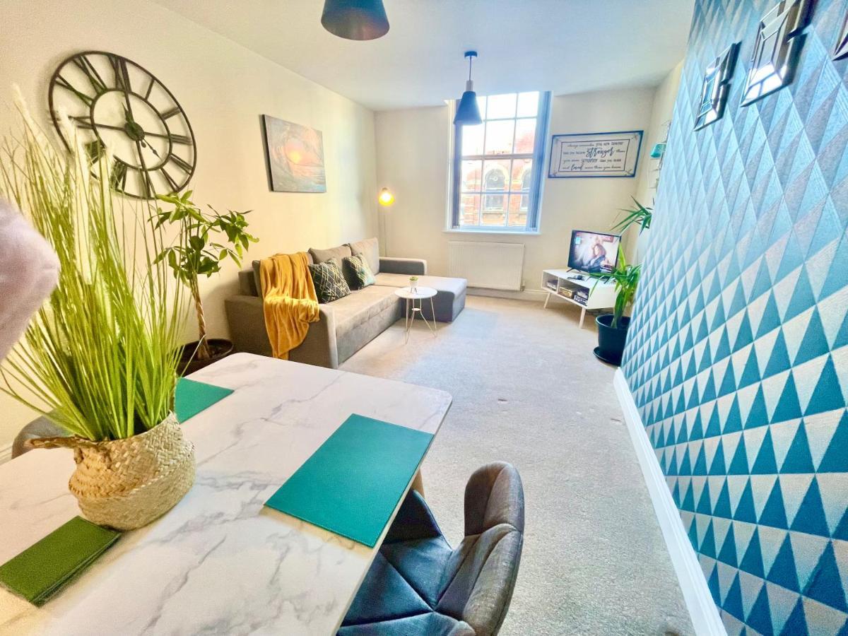 A Stylish Retreat - Super King Bed - Heart Of Town Centre - 5 Mins Stroll To Beach Bournemouth Exterior foto